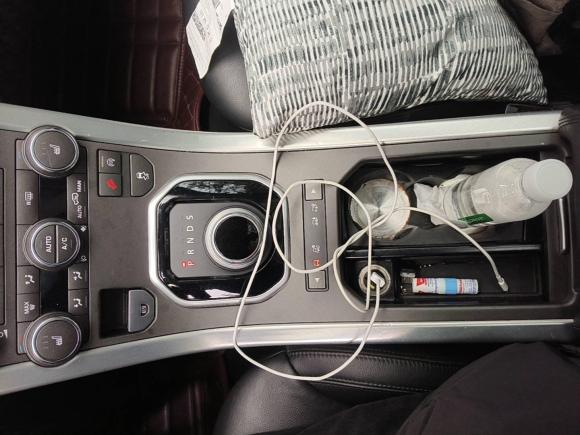 [成都·川A] 二手路虎揽胜极光2015款 2.0T 五门智耀版