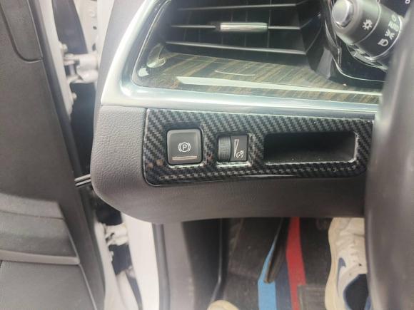 [深圳·粤B] 二手凯迪拉克凯迪拉克XT52018款 28T 四驱豪华型