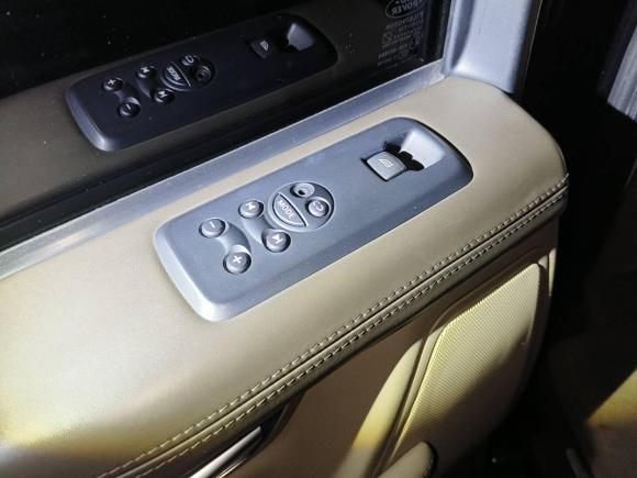 [广州·粤A] 二手路虎揽胜运动版2011款 5.0 SC V8 HSE