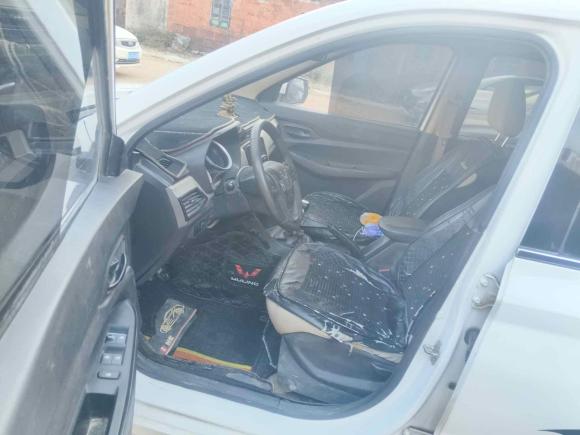 [南昌·赣A] 二手五菱汽车五菱宏光2021款 改款1.5L S标准型 电动助力LAR