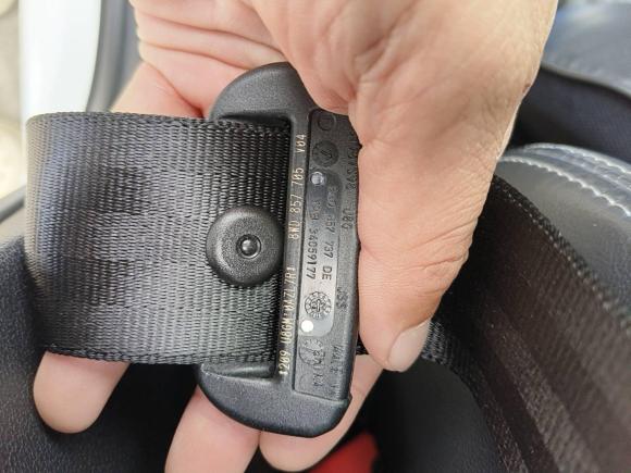 [广州·粤E] 二手奥迪奥迪A4L2022款 40 TFSI 时尚动感型