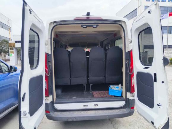 [上海·沪F] 二手上汽大通MAXUS新途V902019款 2.0T自动智达后驱单胎长轴高顶12座