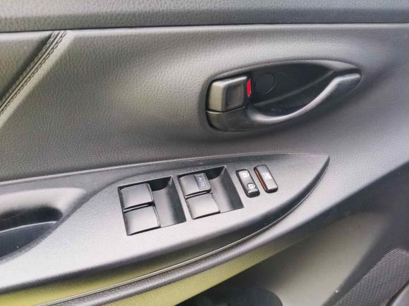 [成都·川G] 二手丰田YARiS L 致炫2016款 改款 1.5E CVT魅动版