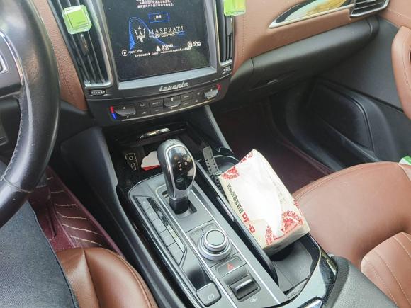 [济南·鲁A] 二手玛莎拉蒂Levante2016款 3.0T 标准型