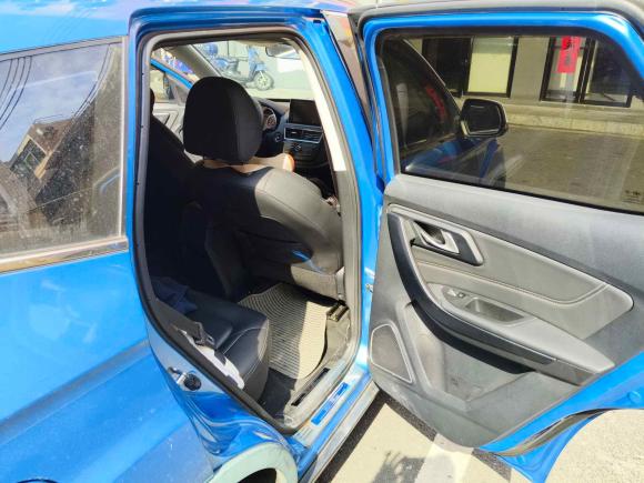 [深圳·粤B] 二手奔腾奔腾X402017款 1.6L 自动尊享型