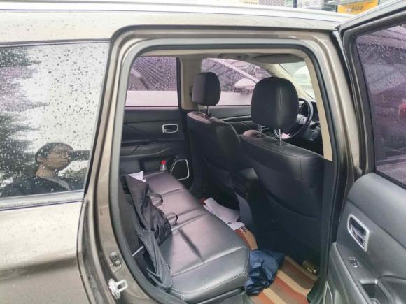 [深圳·鄂B] 二手三菱欧蓝德2018款 2.0L 两驱荣耀版 5座