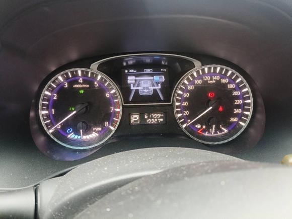 [上海·沪A] 二手英菲尼迪英菲尼迪QX602014款 2.5 S/C Hybrid 两驱卓越版