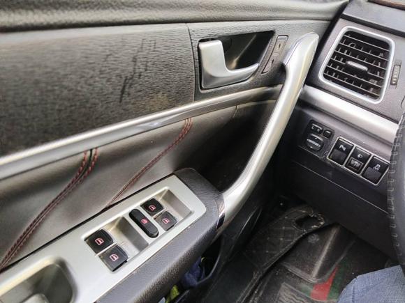 [西安·陕U] 二手哈弗哈弗H62015款 运动版 1.5T 自动两驱豪华型