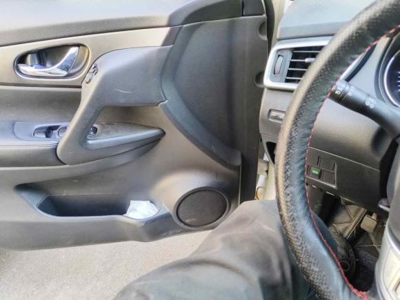 [济南·鲁A] 二手日产奇骏2015款 2.0L CVT舒适MAX版 2WD