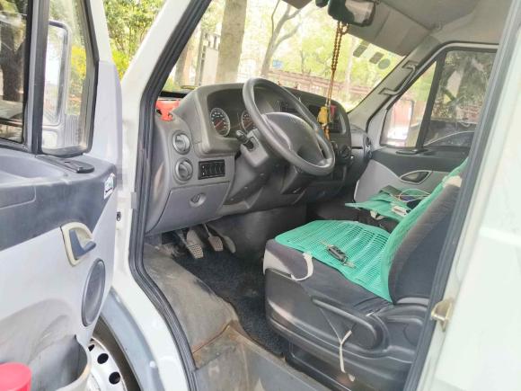 [苏州·苏E] 二手依维柯依维柯褒迪2017款 2.5T经典A32客车中顶6-7座47Z5