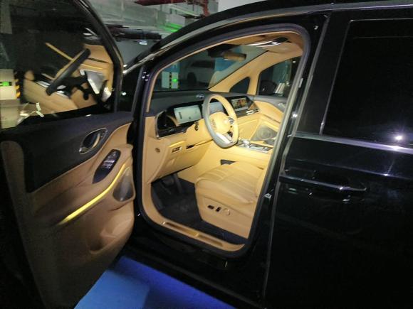 [上海·沪A] 二手岚图汽车岚图梦想家2024款 PHEV 超长续航尊贵版