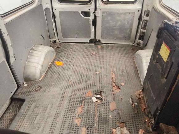 [合肥·沪C] 二手上汽大通MAXUS新途V802018款 2.5T 6挡手动傲运通短轴中顶5-6座