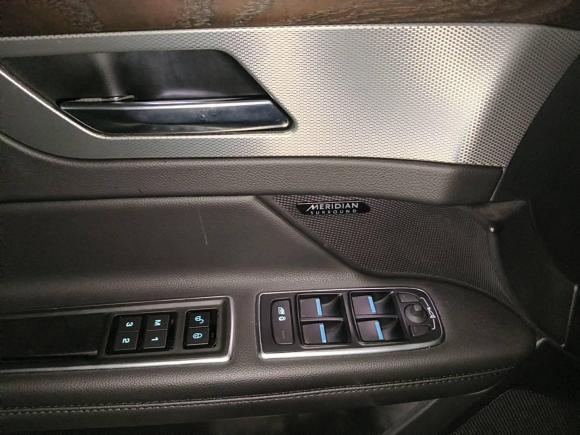 [武汉·鄂A] 二手捷豹捷豹XFL2020款 XFL 2.0T P250 两驱豪华版