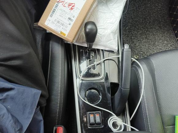 [上海·鄂J] 二手三菱欧蓝德2018款 2.0L 两驱嘉乐版 7座