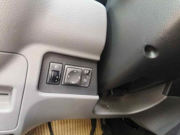 [深圳·粤B] 二手日产日产NV2002011款 1.6L 232座 尊雅型