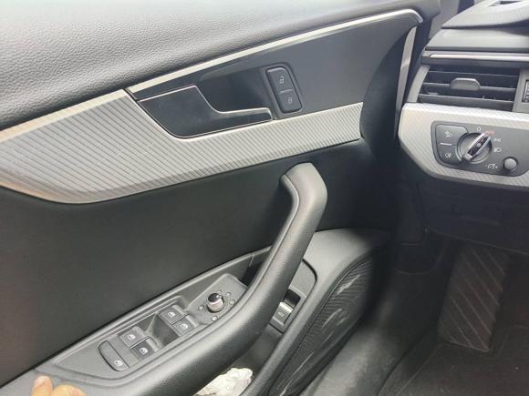 [上海·沪D] 二手奥迪奥迪A4L2017款 40 TFSI 时尚型