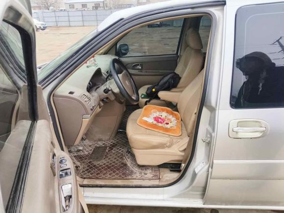 [济南·鲁A] 二手别克别克GL82013款 2.4L 经典版