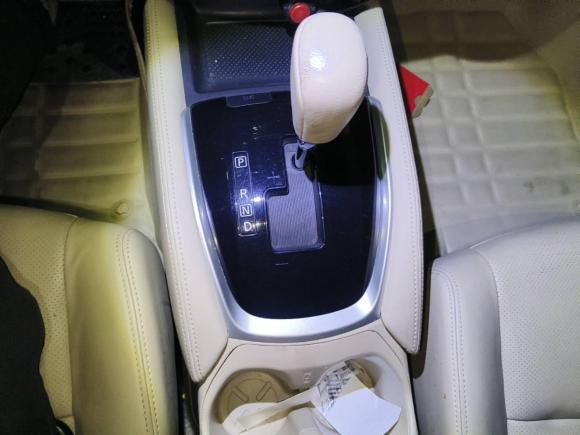 [深圳·粤B] 二手日产奇骏2014款 2.5L CVT豪华版 4WD