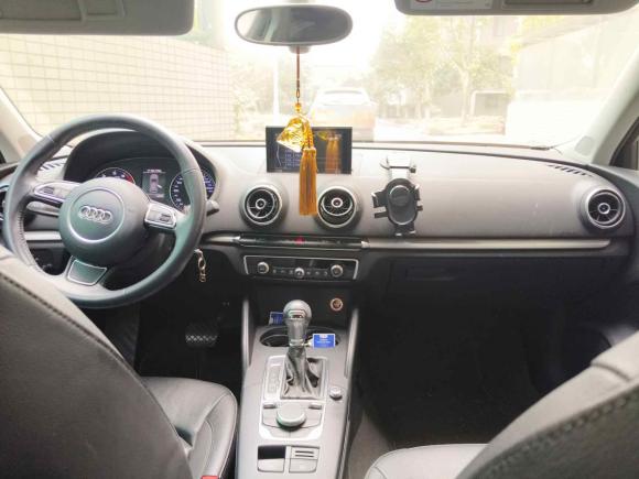 [苏州·苏U] 二手奥迪奥迪A32015款 Sportback 35 TFSI 百万纪念舒享型