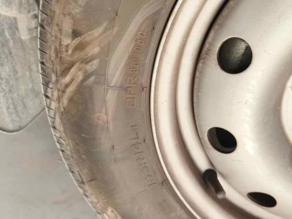 [温州·浙C] 二手长安跨越跨越王X12022款 1.2L舒适型载货汽车单排双后轮2990轴距3.05米LJ469Q-AEB