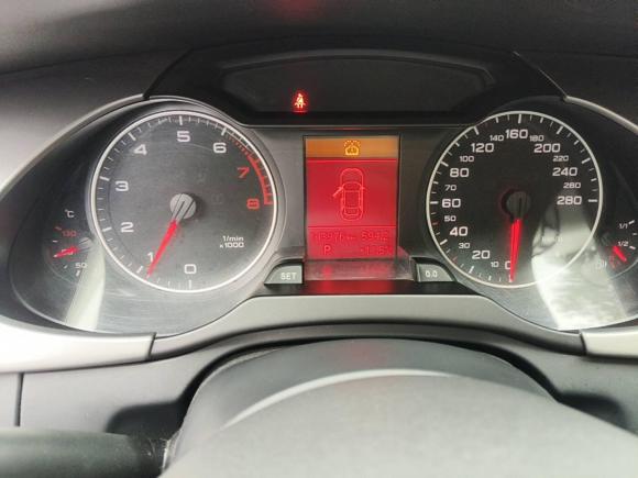 [上海·沪A] 二手奥迪奥迪A4L2011款 2.0 TFSI 标准型