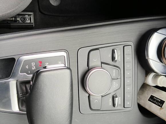 [广州·粤A] 二手奥迪奥迪A4L2019款 40 TFSI 进取型 国VI