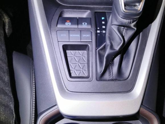 [上海·沪D] 二手丰田RAV4荣放2022款 2.0L CVT两驱风尚Plus版