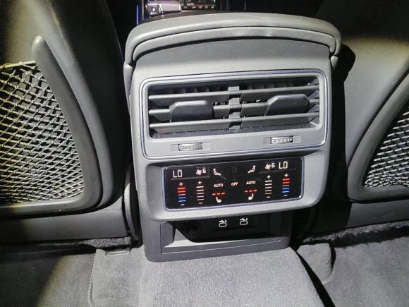 [上海·沪F] 二手奥迪奥迪Q82021款 55 TFSI 暗夜骑士限量版