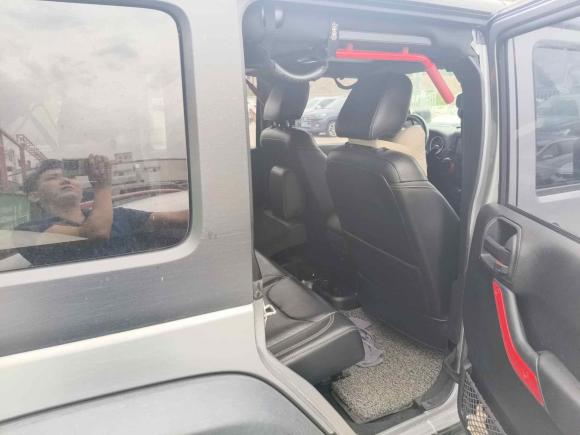 [深圳·粤B] 二手Jeep牧马人2017款 3.0L Sahara 四门舒享版