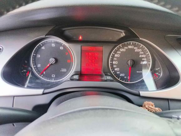 [上海·沪M] 二手奥迪奥迪A4L2012款 2.0 TFSI 自动标准型