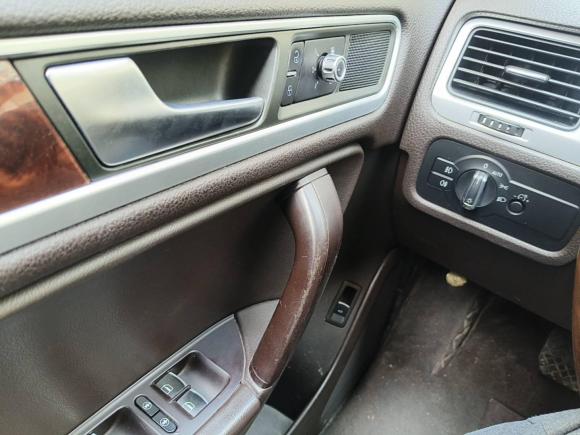 [西安·陕A] 二手大众途锐2011款 3.0TSI 舒适型