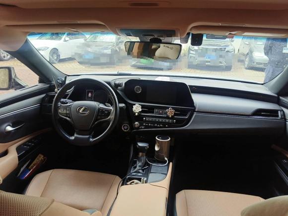 [广州·粤A] 二手雷克萨斯雷克萨斯ES2021款 300h 卓越版