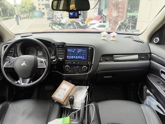 [上海·鄂J] 二手三菱欧蓝德2018款 2.0L 两驱嘉乐版 7座