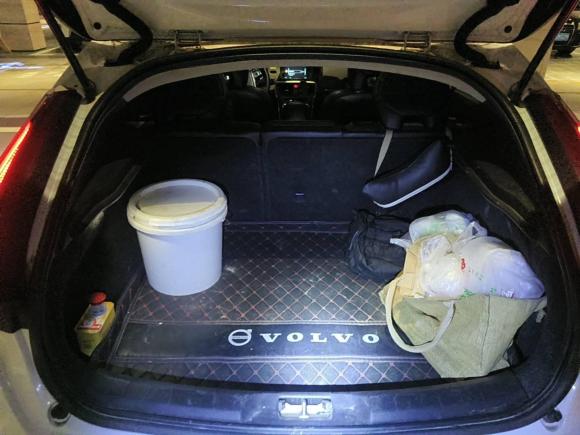 [上海·鲁G] 二手沃尔沃沃尔沃V402017款 T3 智逸版