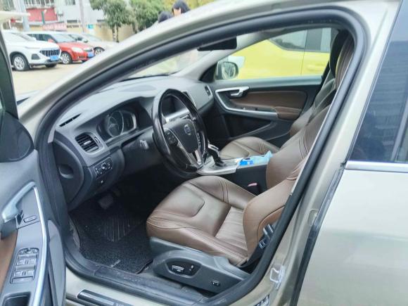 [上海·沪A] 二手沃尔沃沃尔沃S60插电式混动2015款 S60L E驱混动 T6智驭版