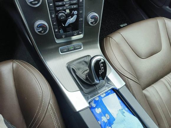 [上海·沪A] 二手沃尔沃沃尔沃S60插电式混动2015款 S60L E驱混动 T6智驭版