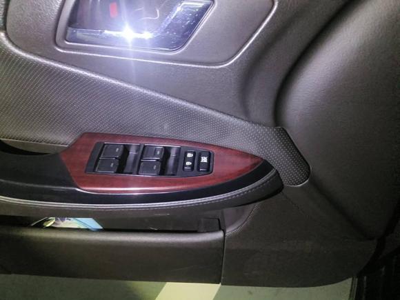 [广州·粤A] 二手丰田皇冠2010款 2.5L Royal 真皮天窗版