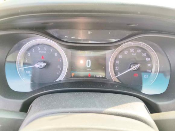 [济南·鲁A] 二手别克别克GL62018款 18T 6座尊贵型