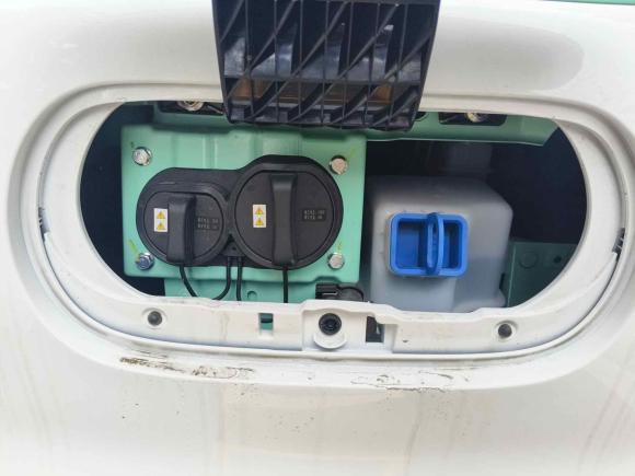 [上海·浙A] 二手奔腾奔腾小马2025款 222km 闪电马