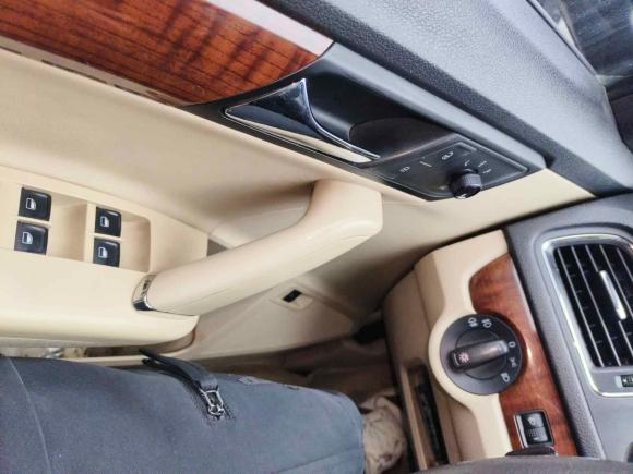 [杭州·浙A] 二手大众朗逸2013款 改款 1.4TSI DSG舒适版