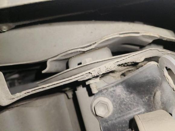 [广州·粤A] 二手丰田雷凌2016款 双擎 1.8H GS E-CVT精英天窗版