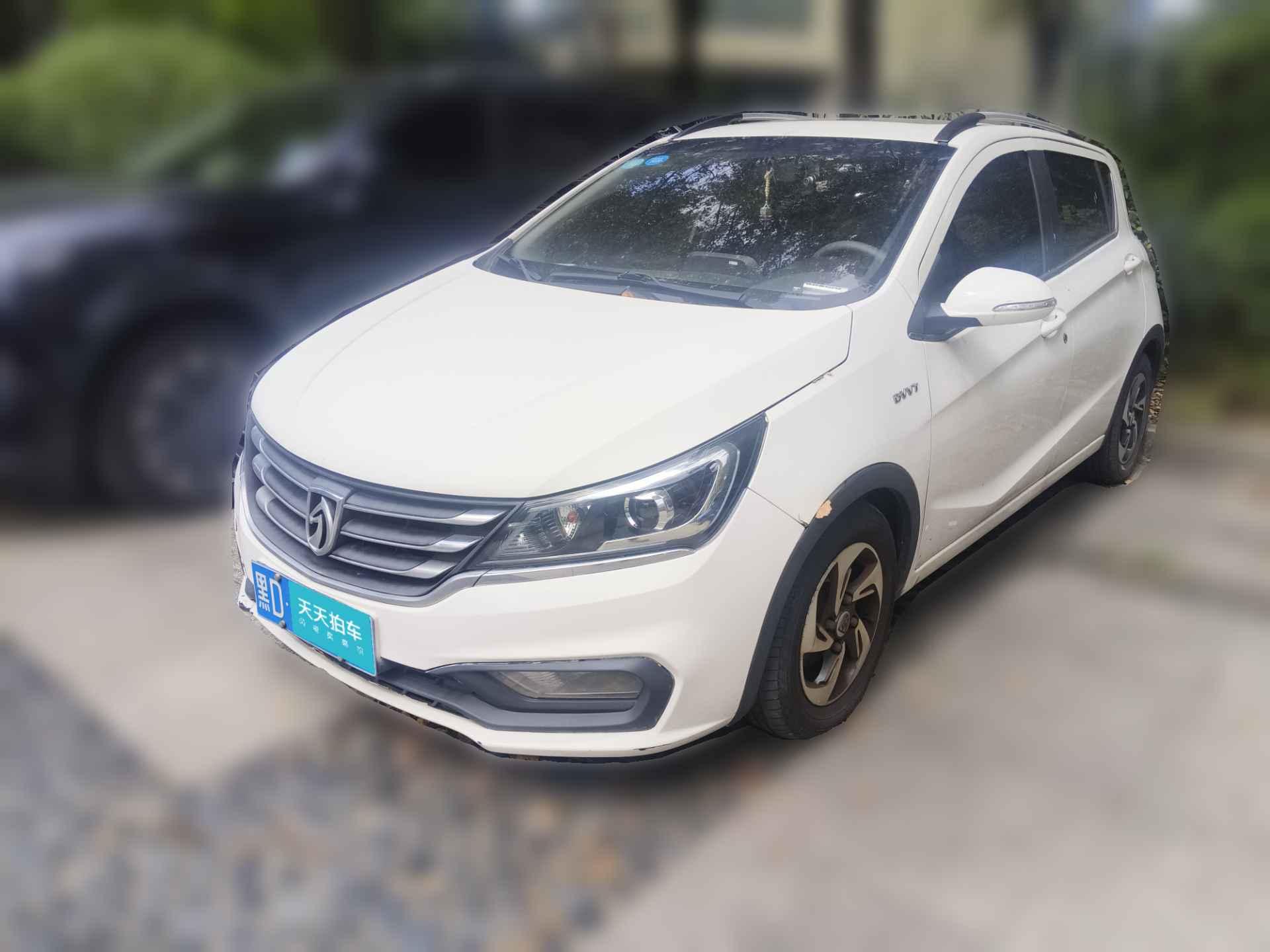 [上海·黑D] 宝骏宝骏3102017款 1.5L 自动豪华型