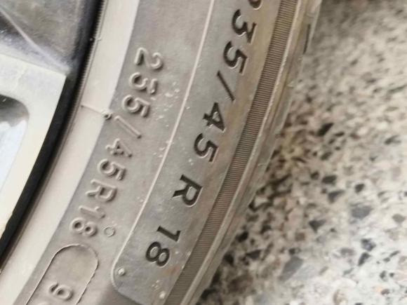 [上海·沪A] 二手沃尔沃沃尔沃S60插电式混动2022款 T8 E驱混动 四驱智逸豪华版