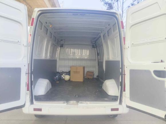 [宁波·苏U] 二手大通新途V802023款 2.0T 手动经典城配王长轴中顶3座