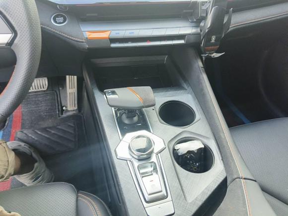 [合肥·湘A] 二手长安长安UNI-V2022款 1.5T 运动版