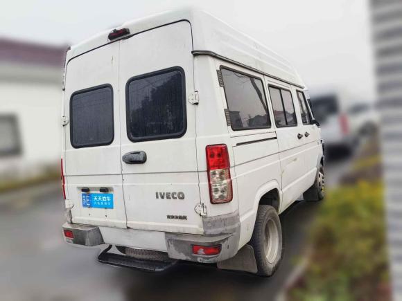 [上海·苏E] 二手依维柯依维柯得意2017款 2.5T A35客车5-7座47Z5