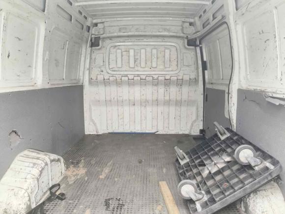 [嘉兴·浙F] 二手大通新途V802019款 2.5T经典款6挡手动厢式货车VAN短轴中顶2/3座