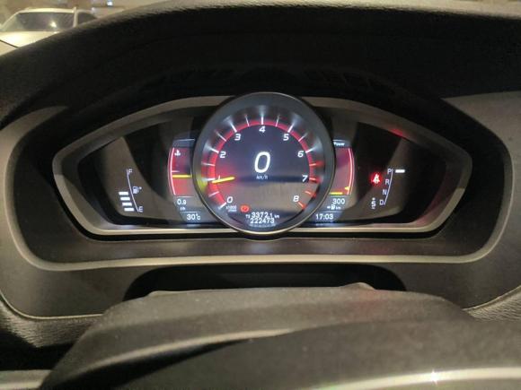 [上海·鲁G] 二手沃尔沃沃尔沃V402017款 T3 智逸版