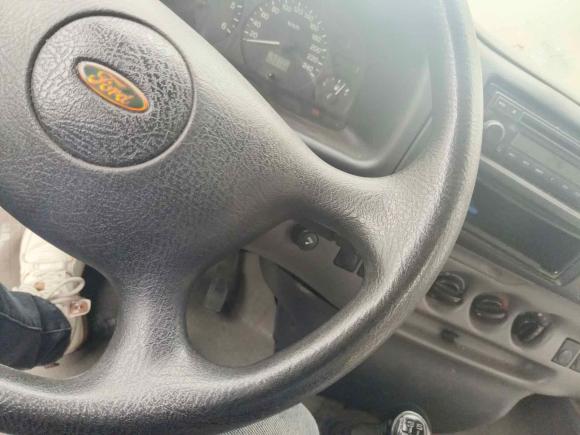 [苏州·苏E] 二手福特经典全顺2013款 2.8T柴油厢式运输车短轴中顶JX493ZLQ4