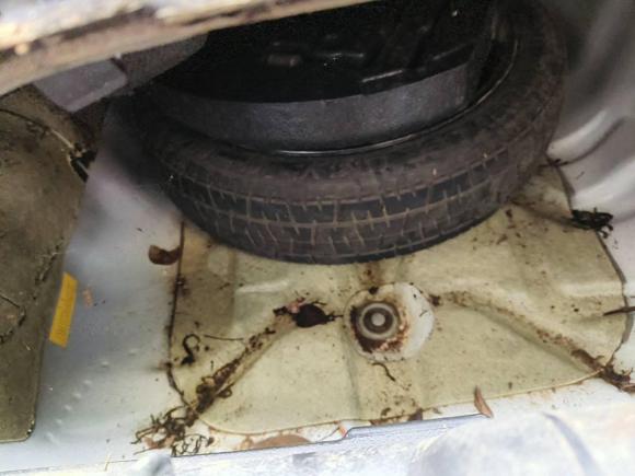 [武汉·鄂A] 二手别克凯越2015款 1.5L 自动经典型